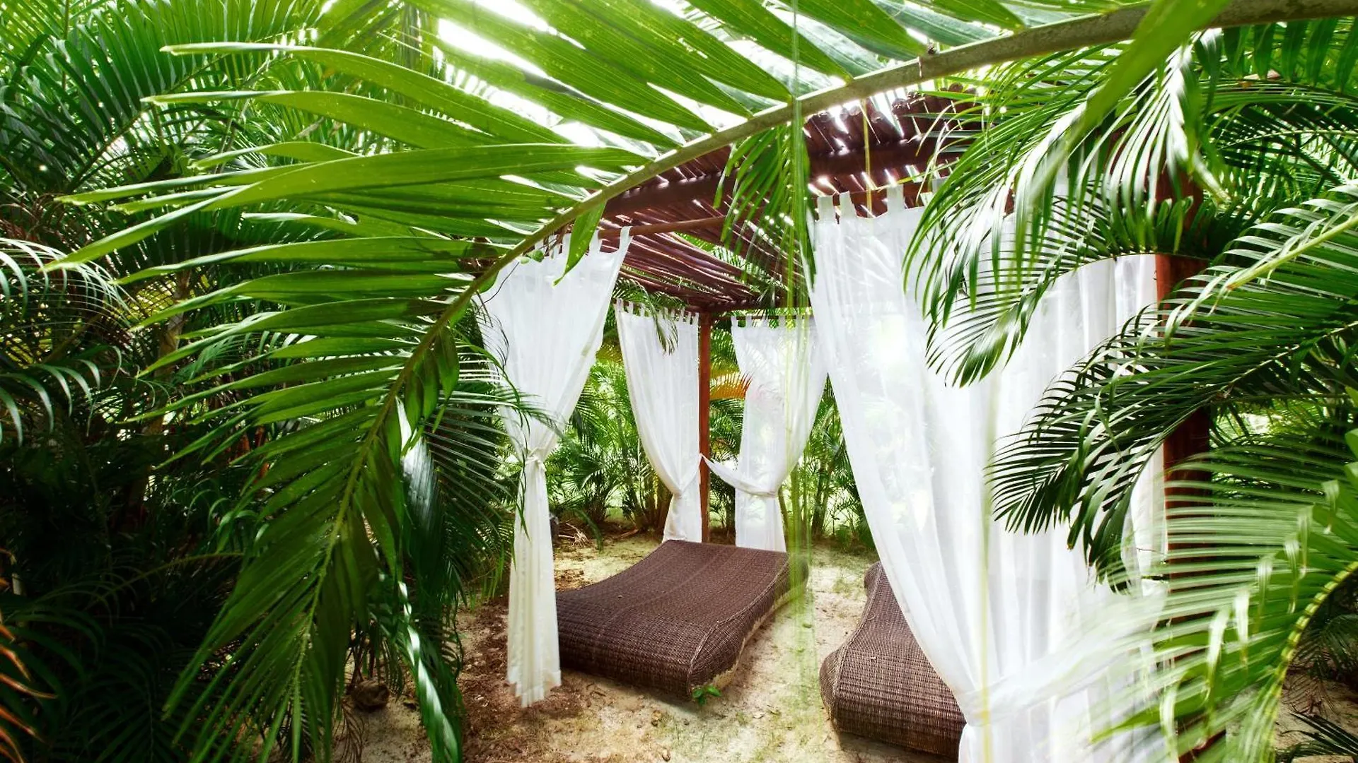 Aventura Studios And Suites - Los Corales Beach - Good Location With Many Restaurants Пунта-Кана Апарт-отель